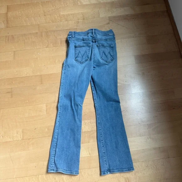 Mother Jeans The Insider Crop in a Side of Rice and Beans Cropped Kick Flare - Picture 8 of 11